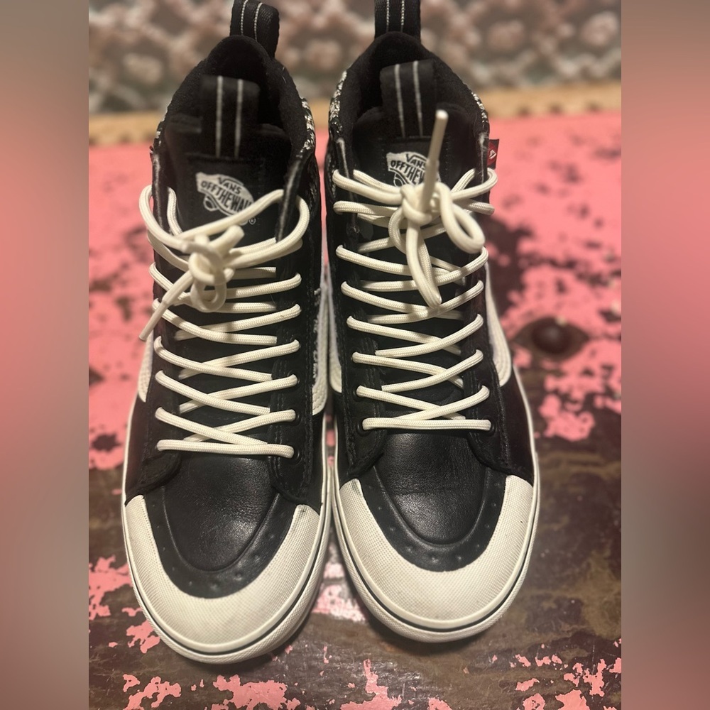SK-8 Hi MTE-2 Black Daisy Vans Women’s Sz 8 - Picture 4 of 8